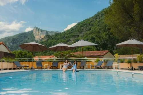 le refuge des sources hotel avec piscine élu meilleur hotel des alpes de haute provence